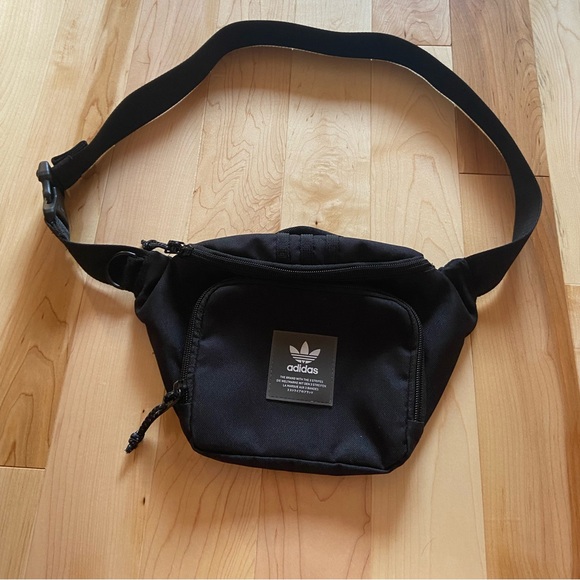 Adidas black Fanny pack belt bag - Picture 1 of 7